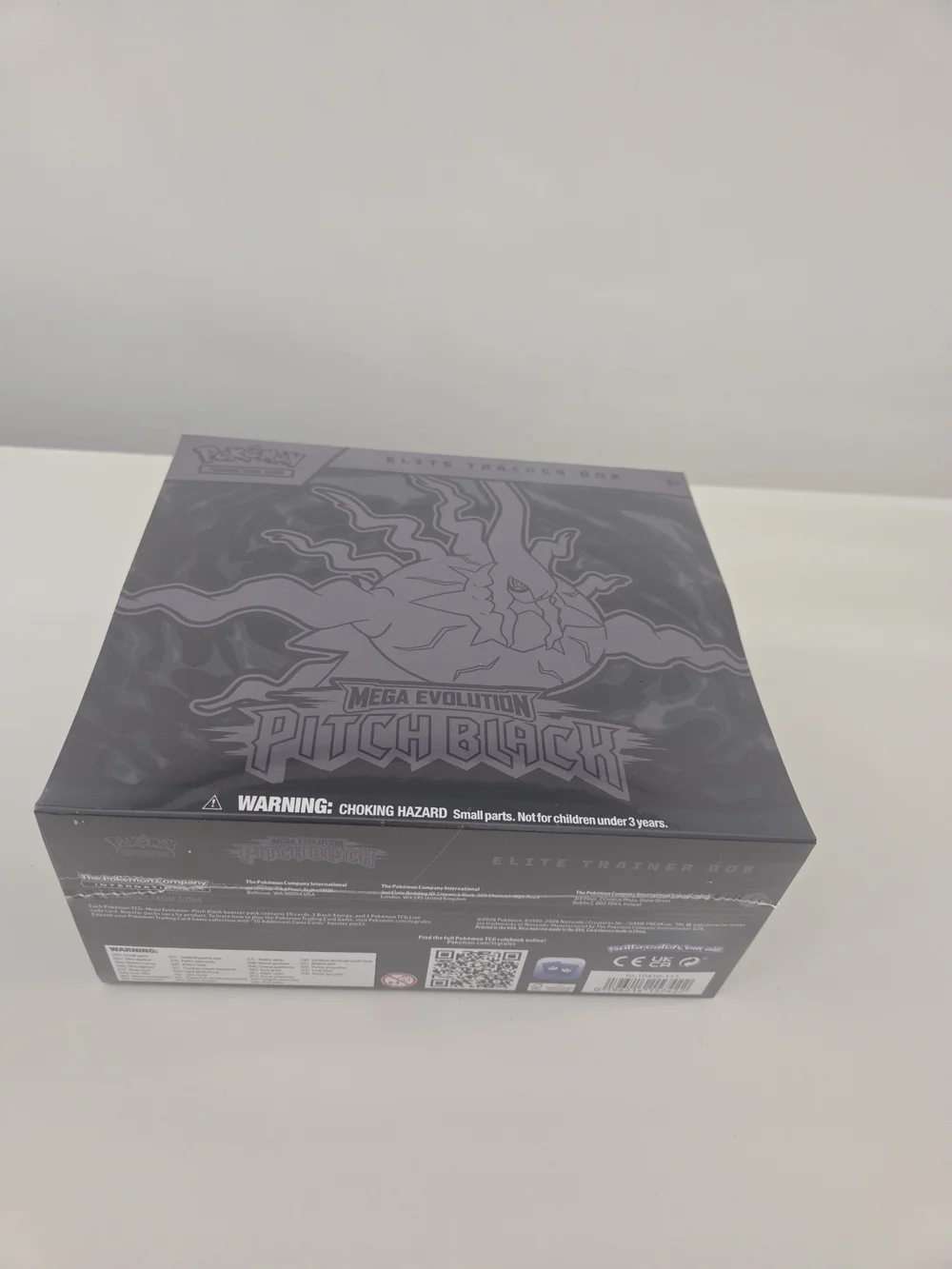 Pokémon Mega Evolution Pitch Black Elite Trainer Box